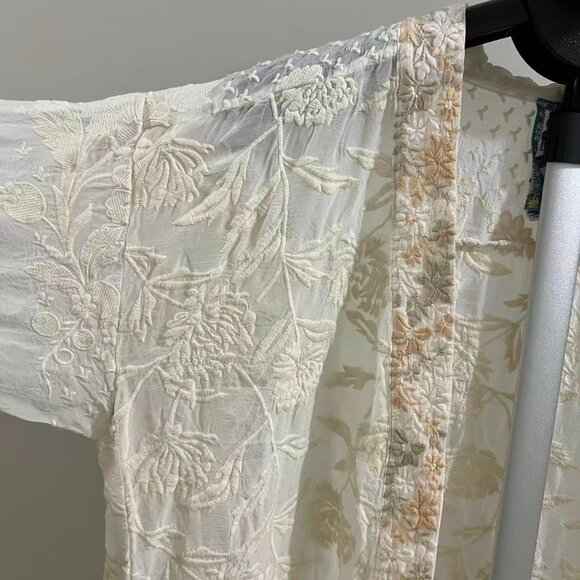 NWOT Johnny Was Kimono Embroidered Floral Jacket Coat Cream Ivory Size S - Picture 6 of 16